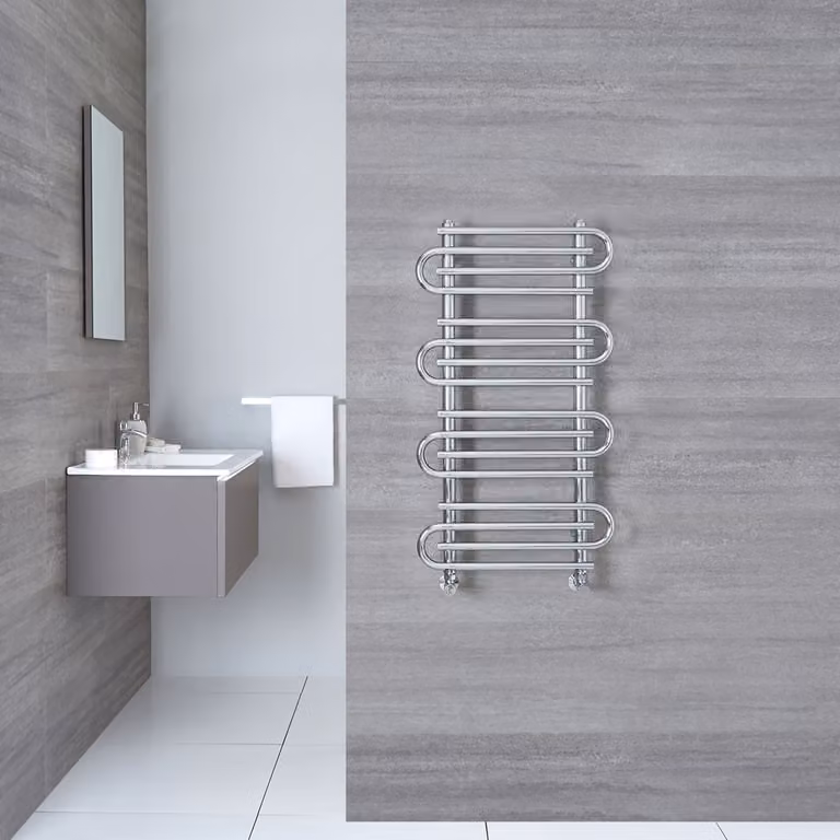 Scaldasalviette Curvo di Design - Termoarredo Bagno Cromato - 280W - 900 x 510mm - Finesse