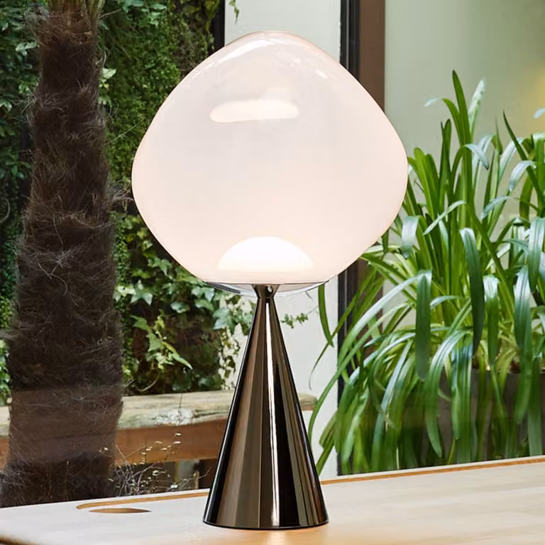 Tom Dixon Lampada da tavolo di design Melt Cone Fat, dimmerabile, Cromo / Argento, Soggiorno / Sala da pranzo, Metallo, Design, Lampada da tavolo