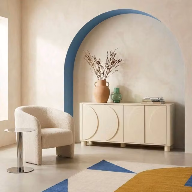 Credenza moderna Sweeek con 4 ante in effetto legno di mango, colore beige, L: 155 cm
