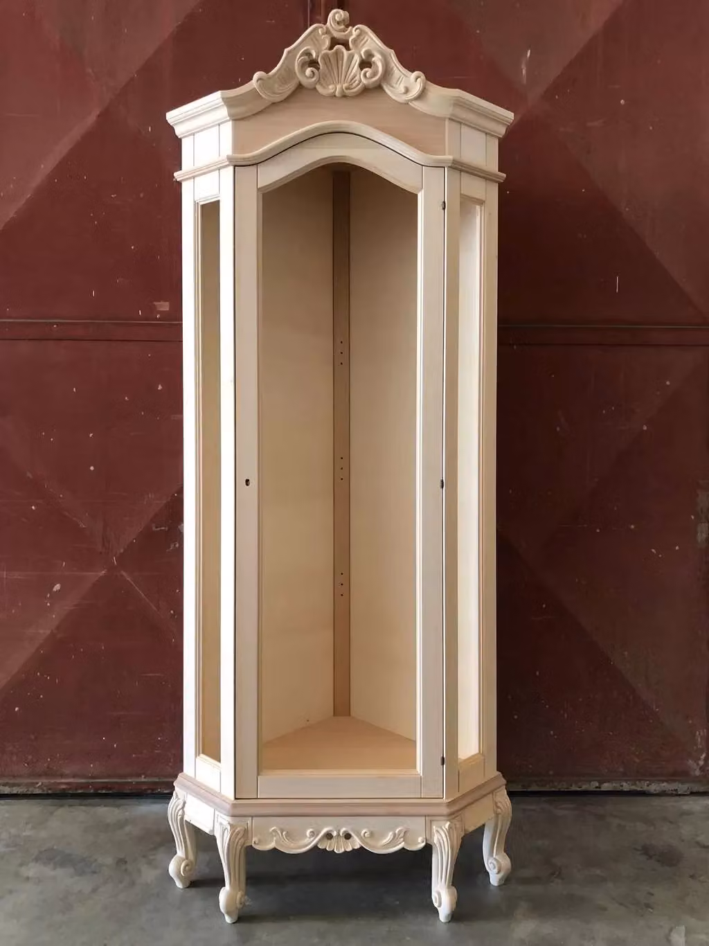 Vetrina ad angolo classica in legno di faggio e pino con anta in vetro e serratura Mobili 2G L: 89 cm, P: 66 cm, H: 214 cm – 1
