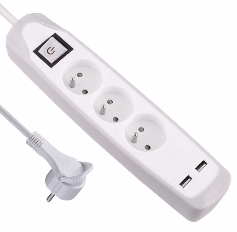 Tasca in silicone per scarpe. Placca multipresa Electraline 35601 con 3 prese e 2 porte USB