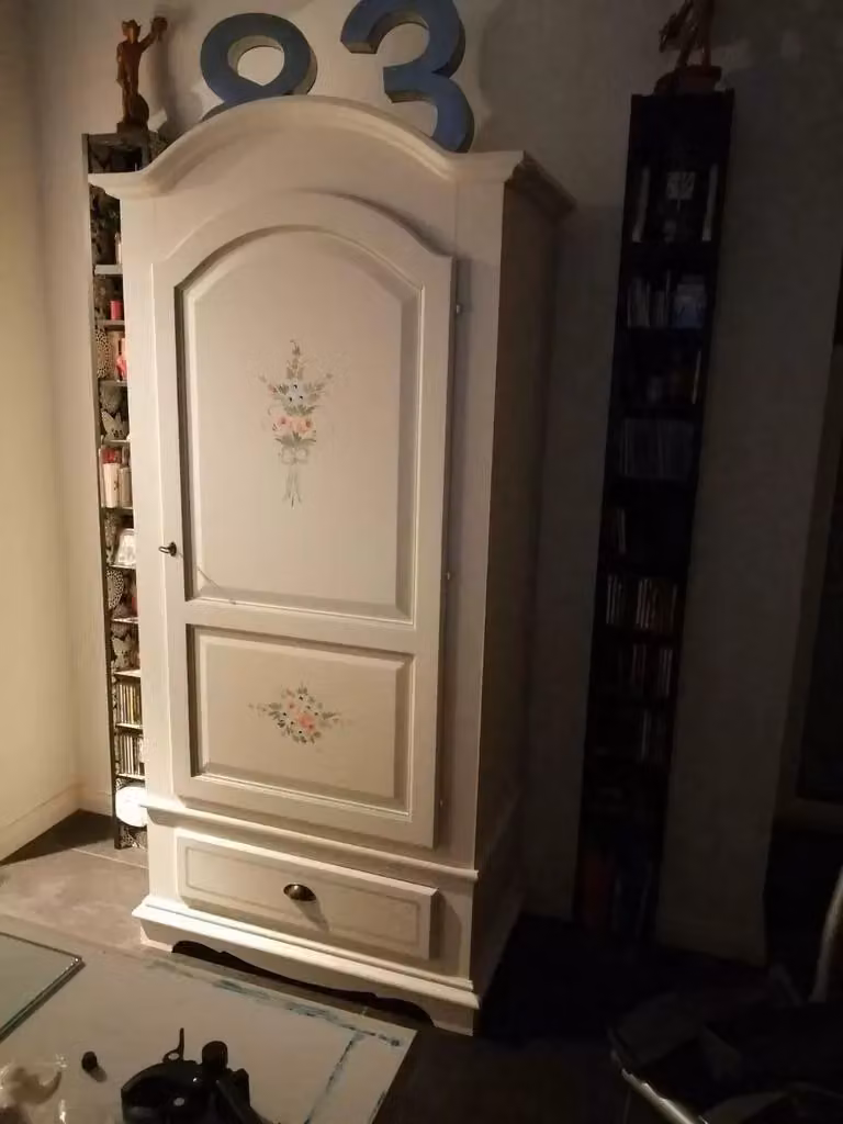 Armadio singolo in legno stile shabby chic bianco decorato con motivi floreali Mobili 2G L/P/H: 96 x 56 x 196 cm – 2