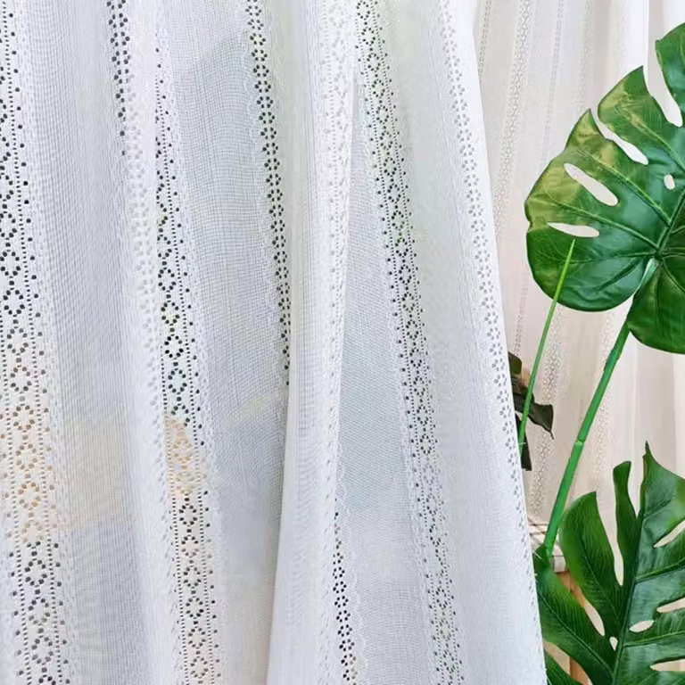 2 tende in voile trasparente con bordi in pizzo traforato - colore bianco - dimensioni 42x96 pollici