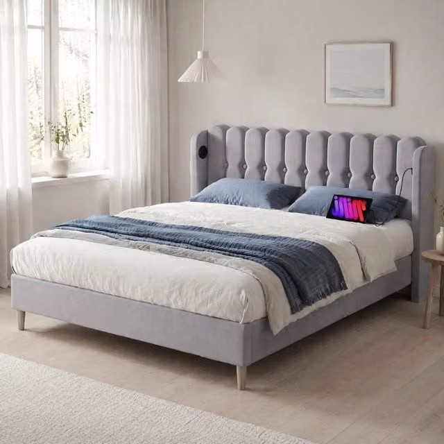 Letto imbottito grigio 160x200 cm con USB e Type-C; testiera pannellata in lino