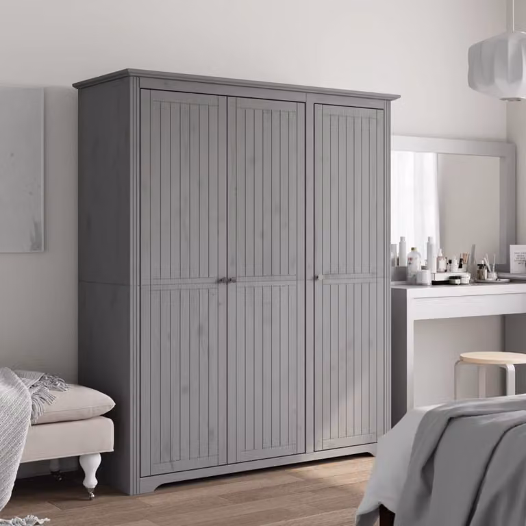 Armadio BODO vidaXL in legno massello di pino, Grigio, L: 146 cm, P: 53,5 cm, H: 173 cm