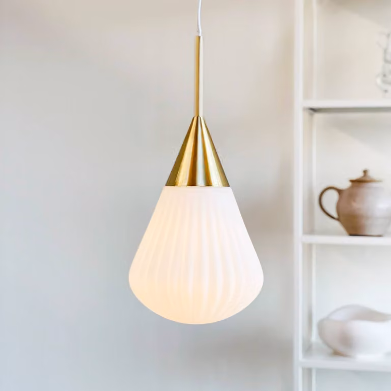 Dyberg Larsen Lampada a sospensione Ballon, dimmerabile, Bianco / Opale, Soggiorno / Sala da pranzo, Vetro, Design, Lampada a sospensione