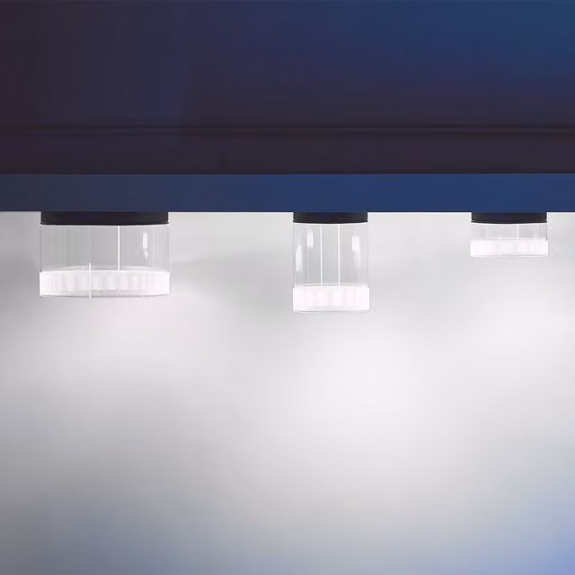 Plafoniera Vibia Guise con LED dimmabile in vetro bianco o trasparente e finitura nera