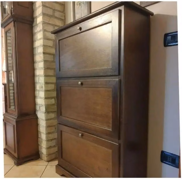 Scarpiera 3 porte capacità 21 paio di scarpe arte povera in legno massello e mdf con rifinitura in noce 79X30x130 H