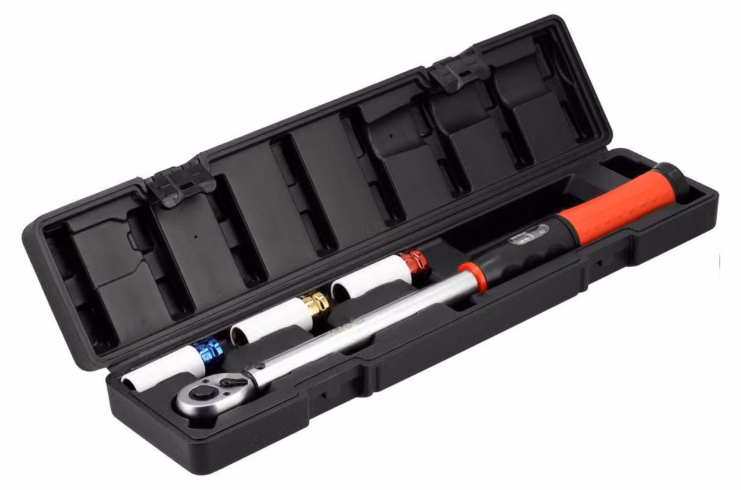 Set di chiavi dinamometriche YATO da 1/2", da 40 a 220 Nm, composto da 4 pezzi, per il cambio delle ruote