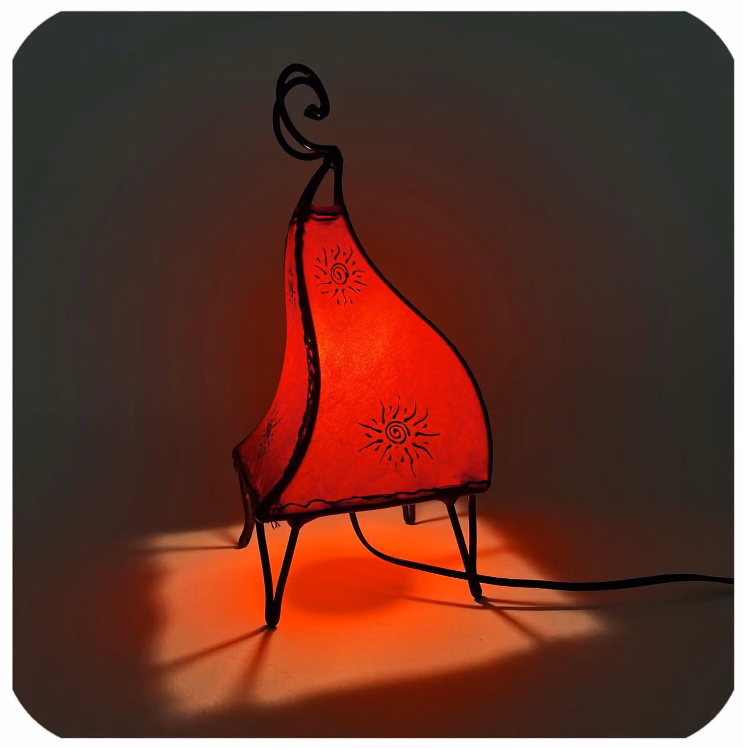 Lampada orientale Lampada all'henné Lampada in pelle marocchina Lampada da tavolo Lampada da terra Mellah Sun 35-38 cm, rosso