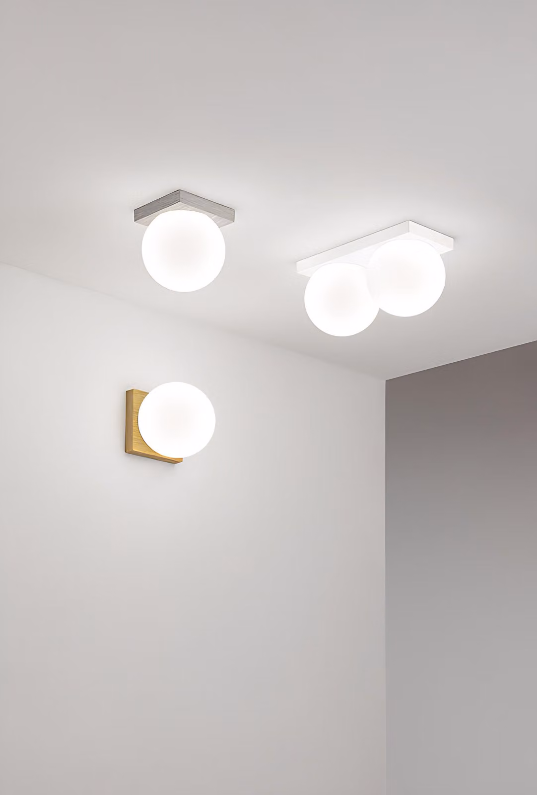 Plafoniera LED Moderna 8W 3000K in Metallo Ottone Brunito e Vetro Soffiato - Design Elegante per Interni IP40 - Perenz