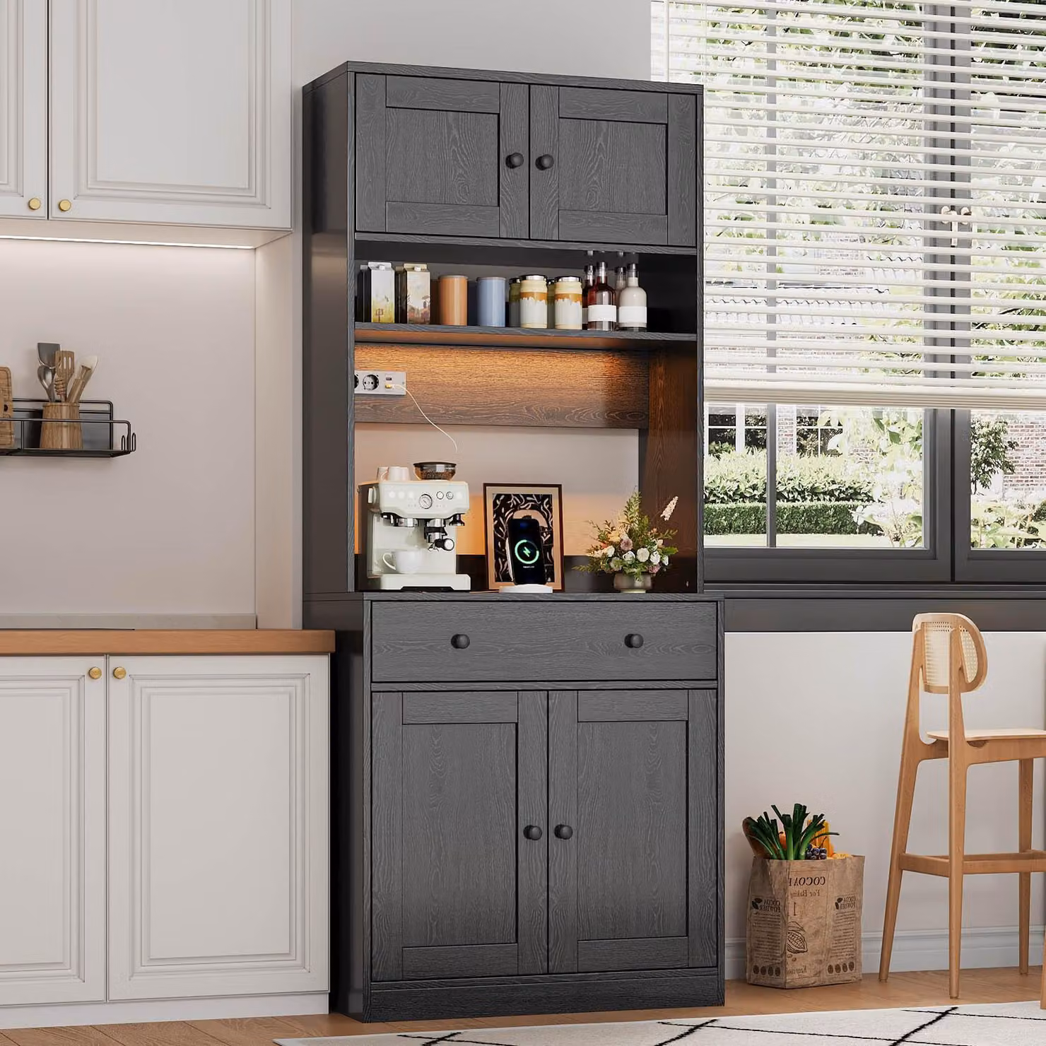 Armadio da cucina con illuminazione a LED, ripiano per spezie e ampio cassetto, mobile alto con presa di corrente, mobile contenitore per cucina, sala da pranzo e soggiorno, colore nero