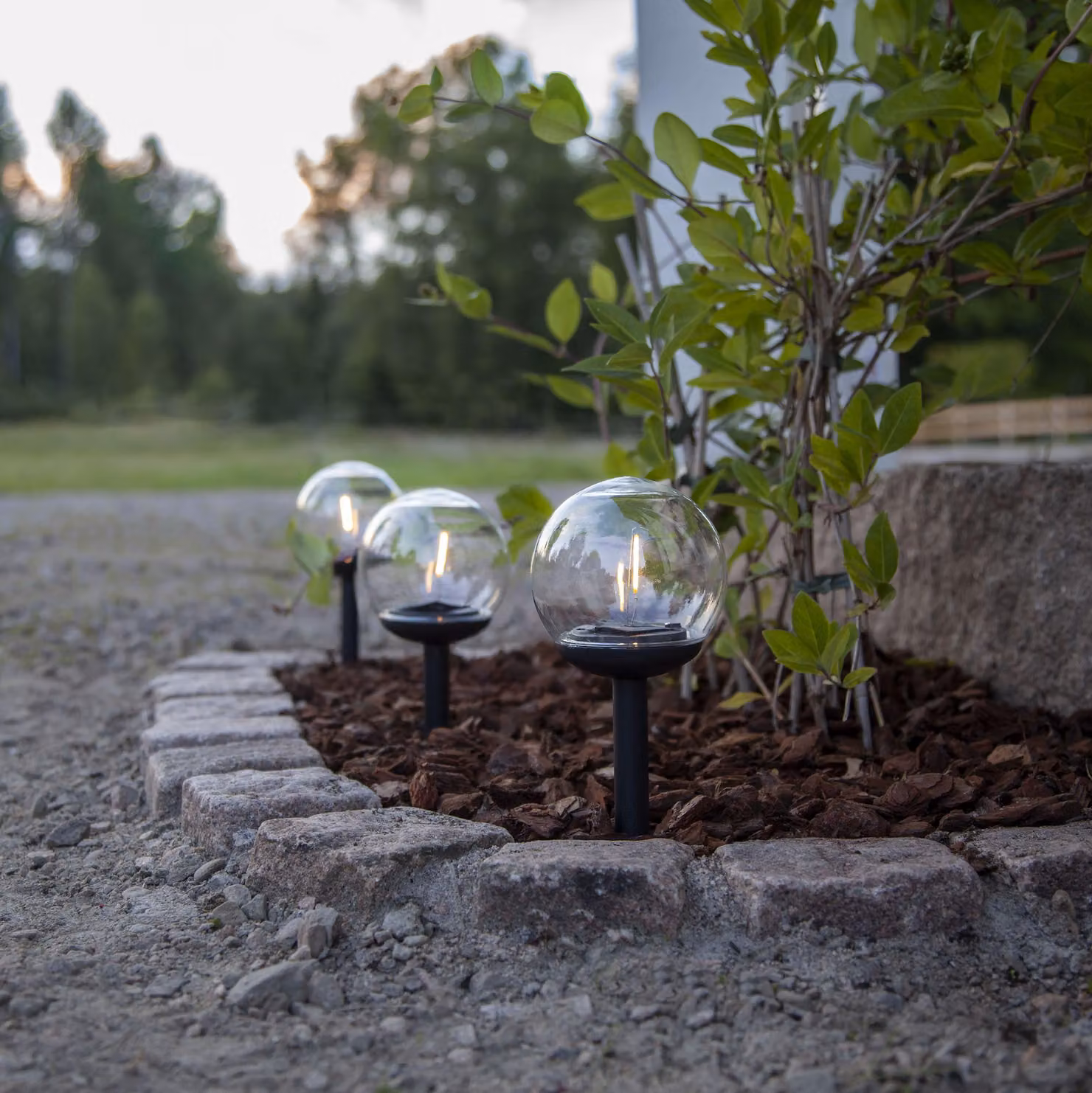 Luce solare a LED "Globe", set di 3, bianco/nero