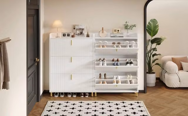 Set di 2 armadietti per scarpe bianchi con 3 ribalte e 6 scomparti, ripiani regolabili, dimensioni 80x23,5x123,5 cm