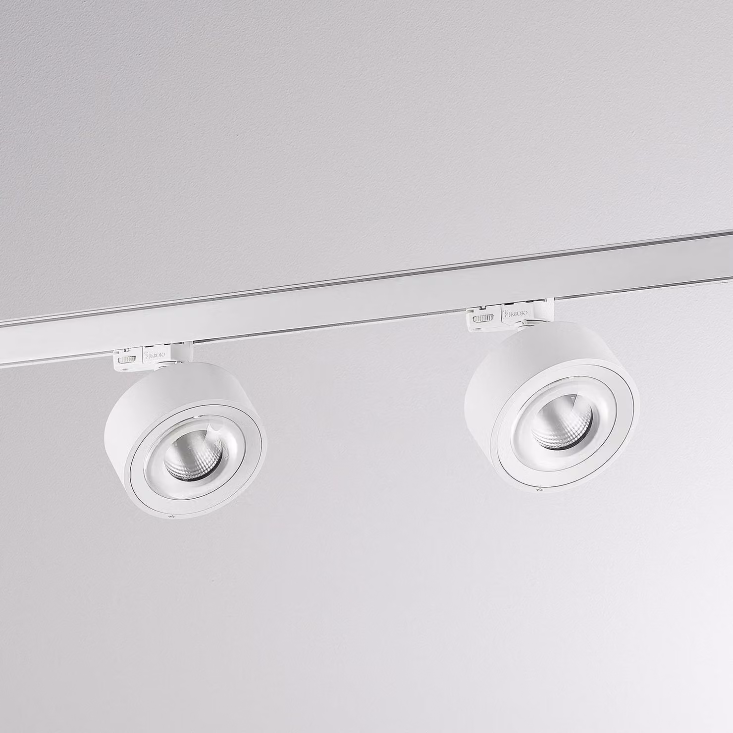Molto Luce Sistema binario trifase a LED Mag, bianco, 830 dimmerabile, Bianco / Opale, Soggiorno / Sala da pranzo, Alluminio, Moderno