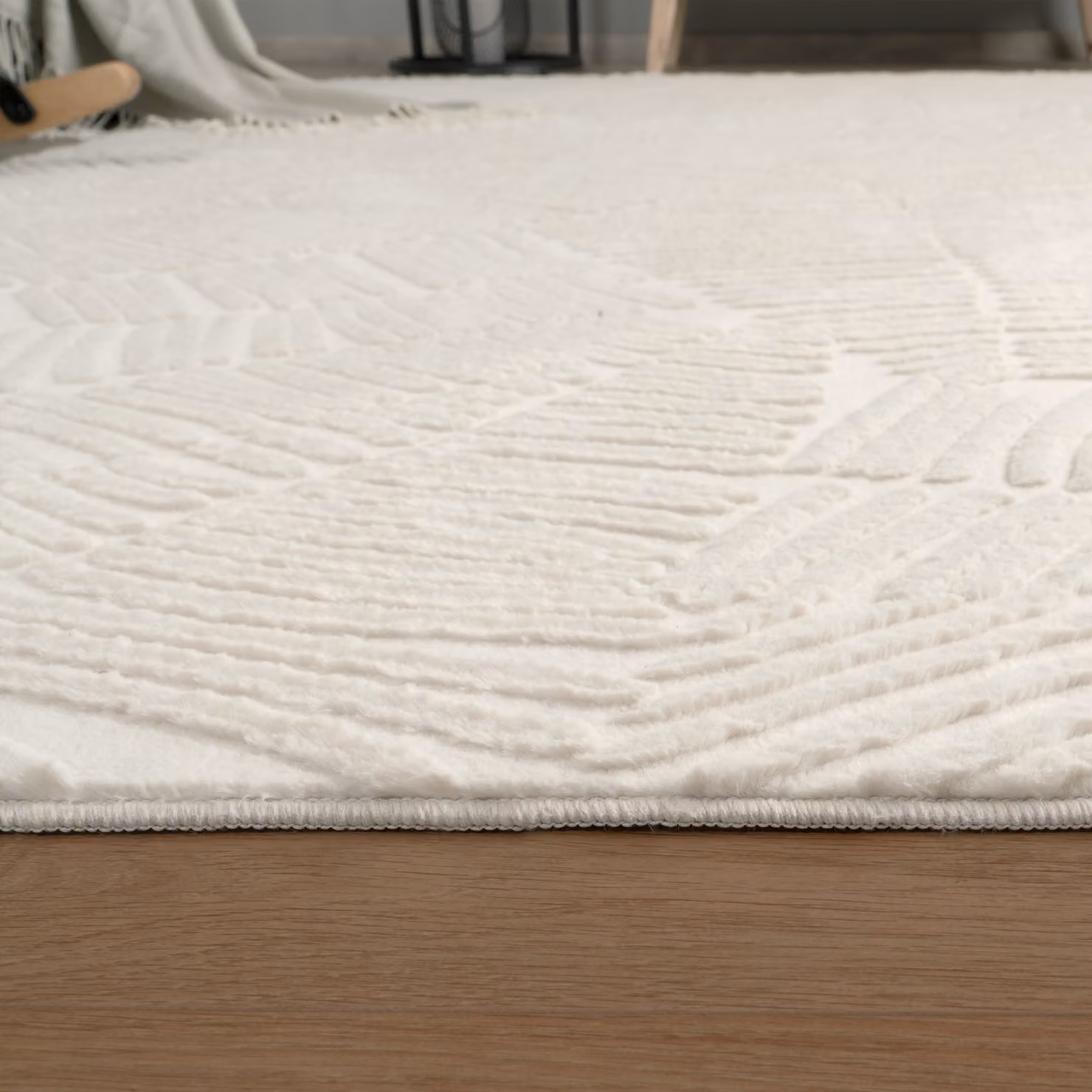Tappeto in ecopelliccia Lelystar beige e bianco, modello moderno con decoro floreale, L: 280 cm, P: 200 cm – 3