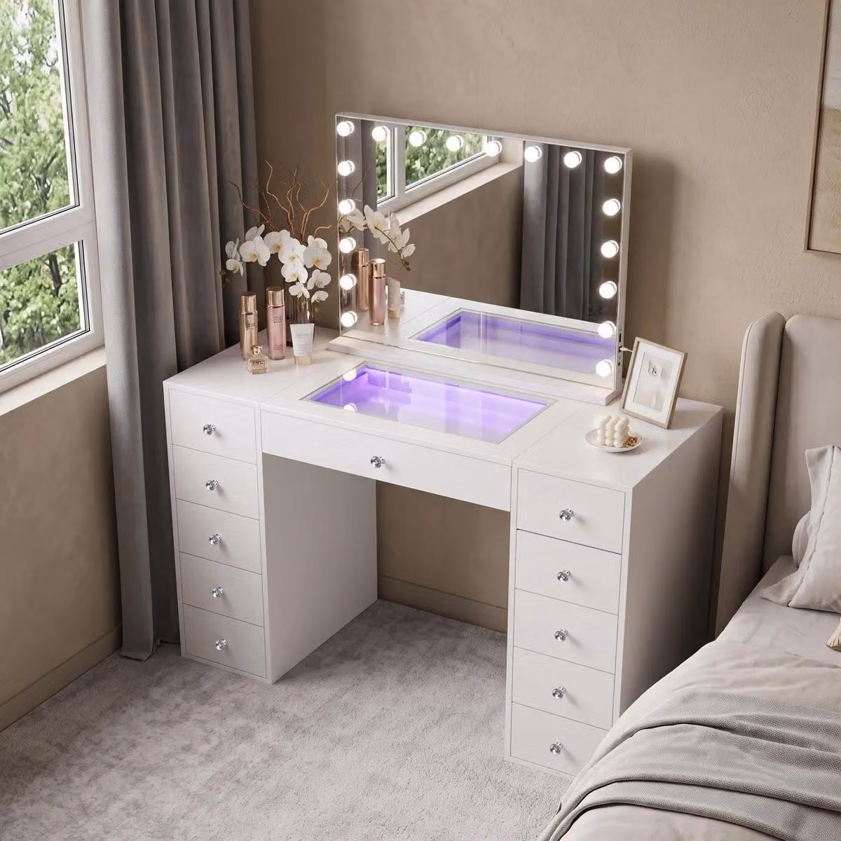 Tavolino da trucco VANITII con specchio, illuminazione LED RGB, 11 cassetti, colore bianco, dimensioni 130 x 55 x 139 cm