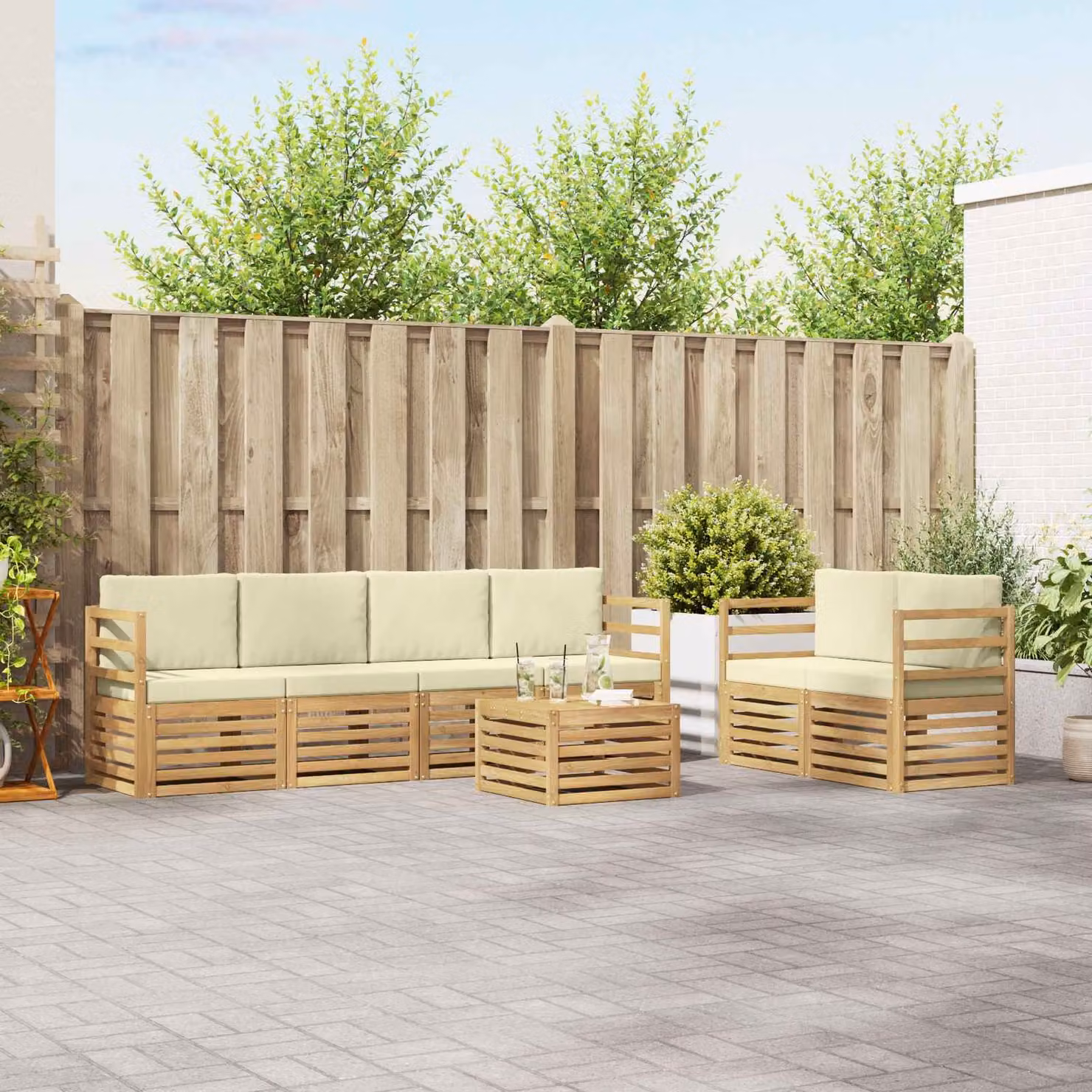 Set di divani da esterno vidaXL a forma di L composto da 7 pezzi con tavolino, in legno di acacia e tessuto bianco e beige