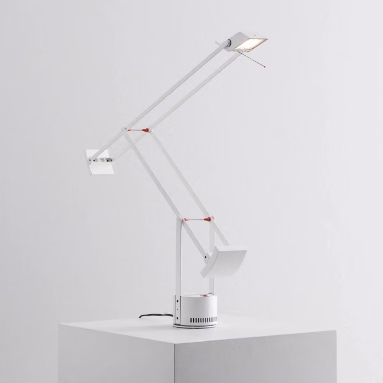 Artemide Lampada da tavolo di design Tizio, Bianco / Opale, Studio / Ufficio, Plastica, Design, Lampada da tavolo