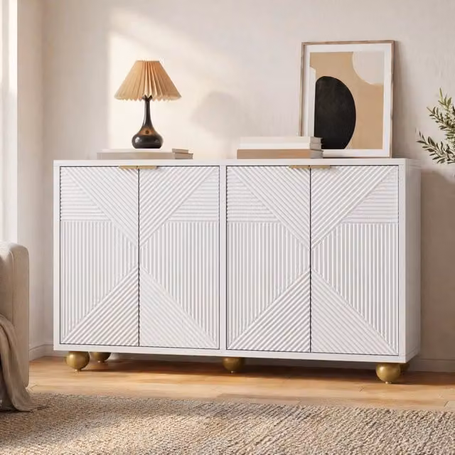 Credenza MODFU a 4 ante con dettagli geometrici e gambe dorate, colore bianco, in MDF