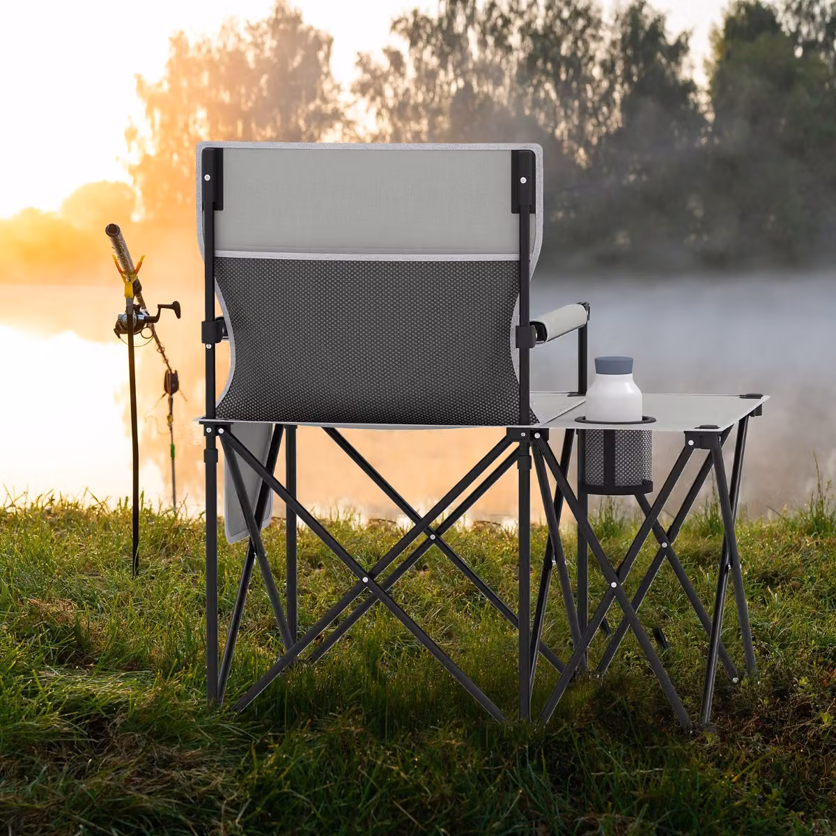 Sedia da picnic pieghevole Costway con braccioli imbottiti, tasche laterali e tavolino, Grigio