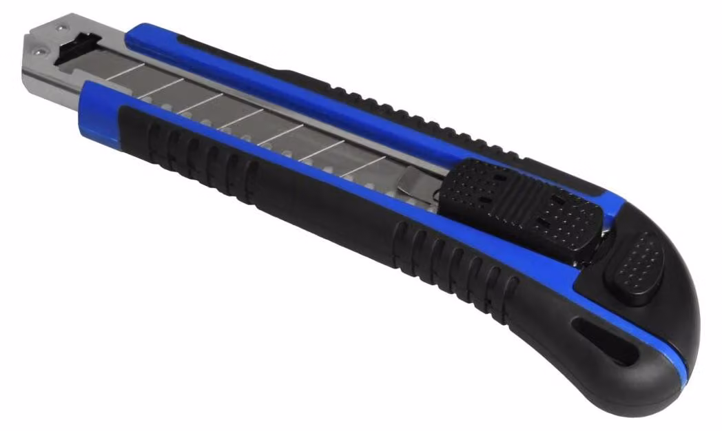 Coltello da taglio professionale con sistema di ricarica automatica e protezione della lama, colore blu/nero