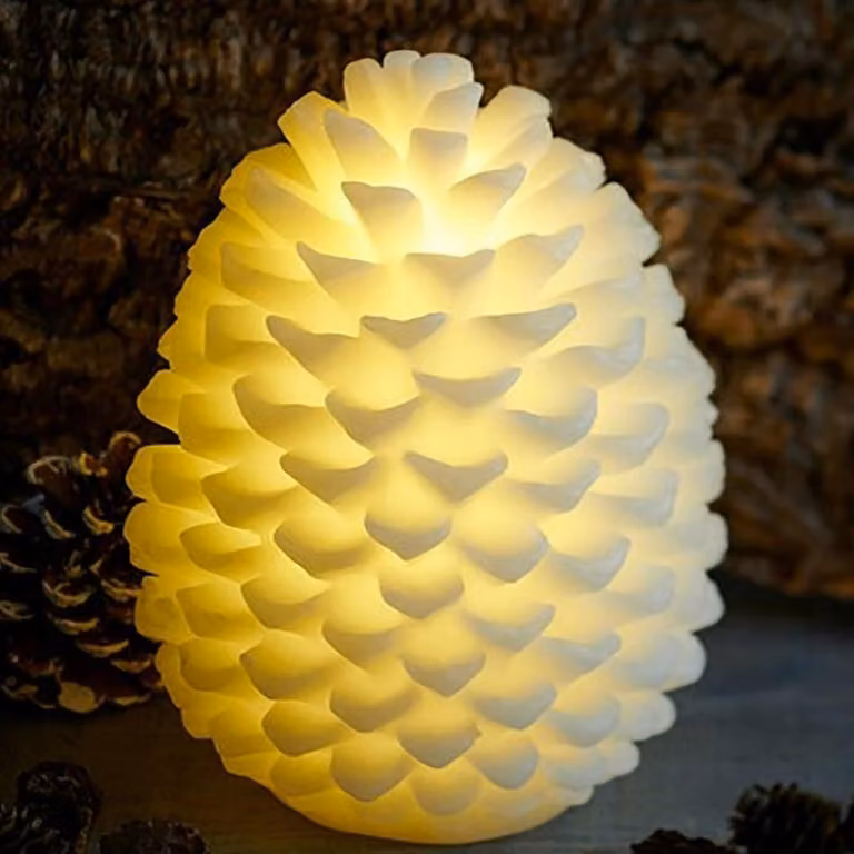 Candela LED a forma di pigna in cera 13 cm