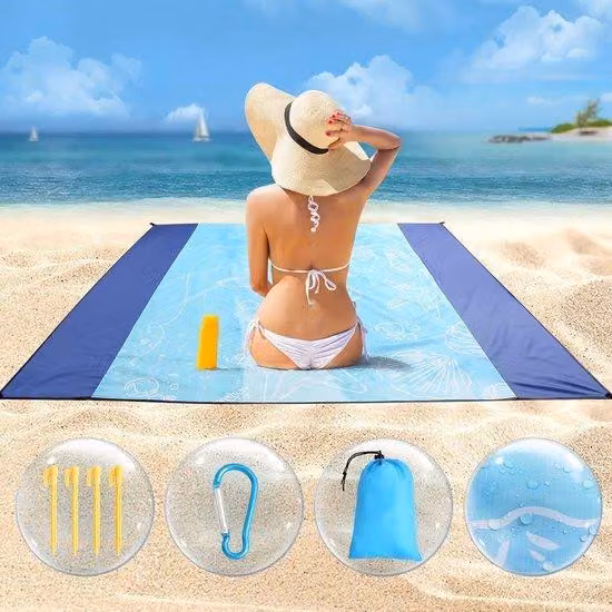 Tappetino da spiaggia impermeabile 210 x 200 cm con 4 punti di aggancio, ideale per il campeggio in spiaggia, le passeggiate e le gite di un giorno