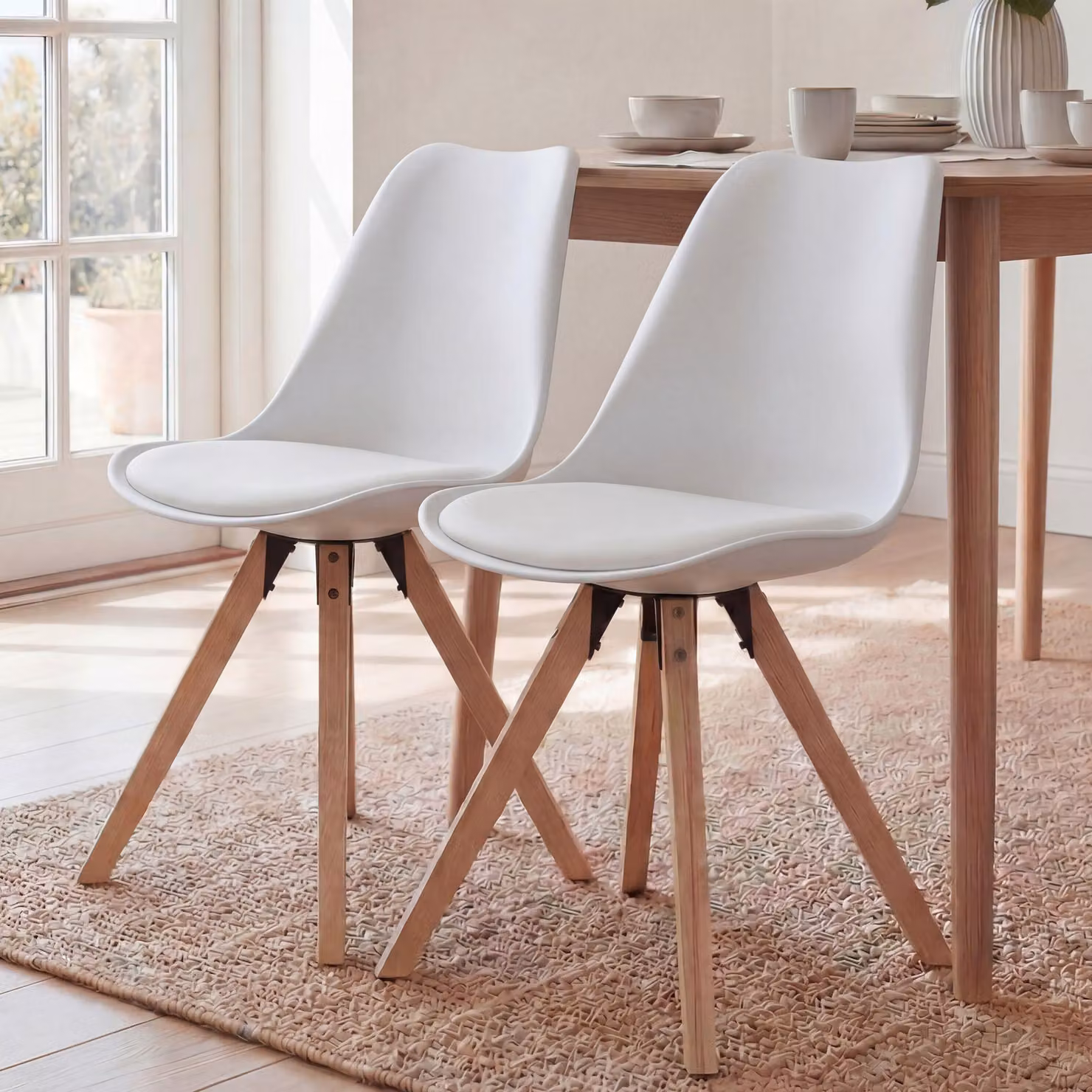 FineBuy Sedie da pranzo bianche, set da 2, sedie scandinave con gambe in legno, set di sedie retrò, sedie da cucina in plastica con rivestimento in Pelle finta, sedia con schienale, sedia da cucina