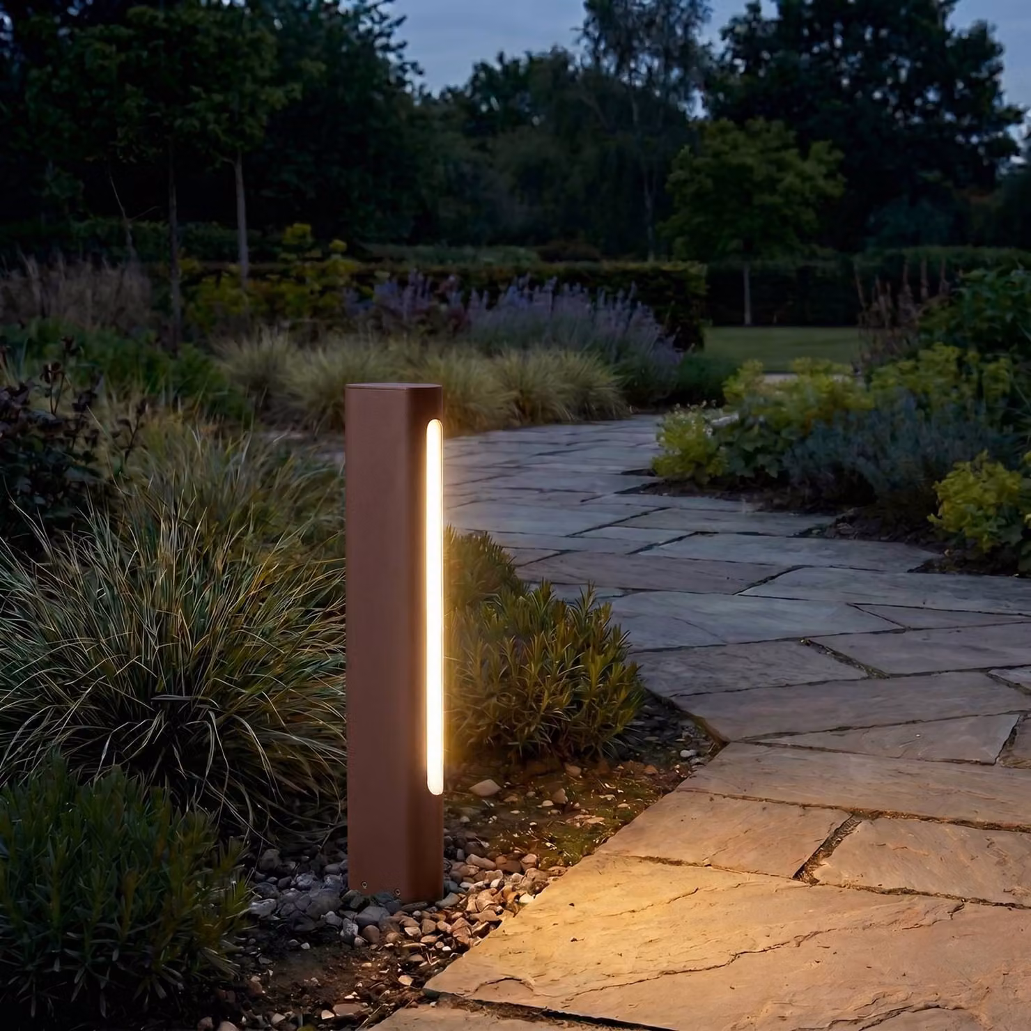 Lampione a LED Lucande Celiora, altezza 45 cm, marrone, IP65 Celiora, Marrone / Ruggine, Alluminio, Moderno
