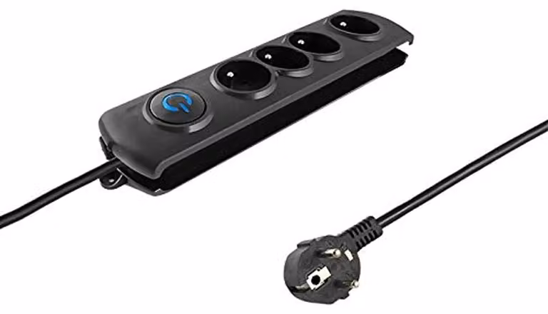 Protezione da sovratensione Qoltec 50104 con 4 uscite AC 230 V, cavo da 1,5 m, colore nero