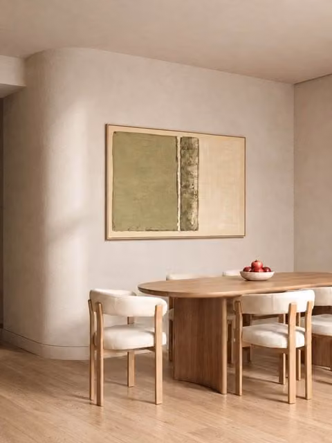Sedia imbottita Velune Kenay Home colore perla e gambe in legno naturale per la tua zona pranzo