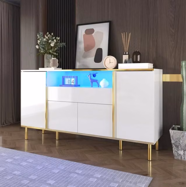 Credenza bianca lucida con LED; 4 ante; 1 cassetto e dettagli dorati; 150 x 40 x 80 cm