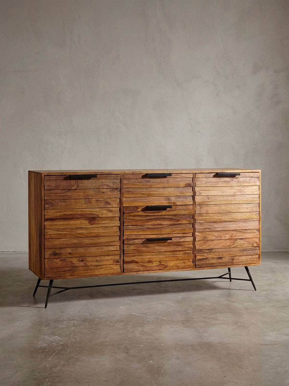 Credenza di design NISHAN 160 x 40 x 88 cm in legno massello di sheesham, cassettiera con ante e cassetti, credenza industriale in legno massello, armadio in legno massello con gambe in metallo