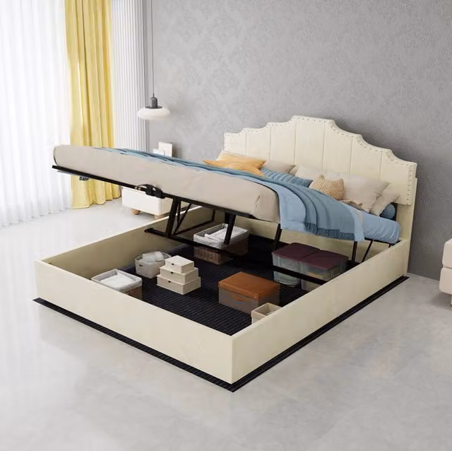 Letto matrimoniale 160x200 cm con testiera geometrica in tessuto beige e struttura in metallo
