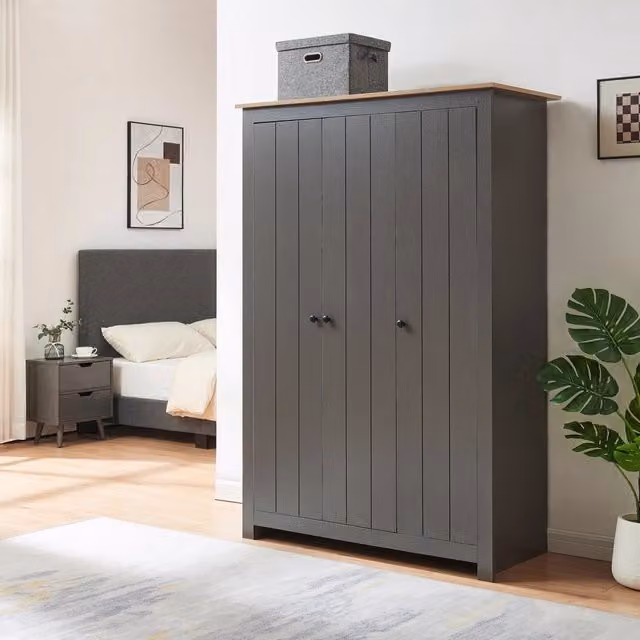 Armadio Guardaroba Vasand a 3 Ante con Barre Appenditi e Ripiani 175x120x52 cm Grigio / Effetto Rovere [en.casa]