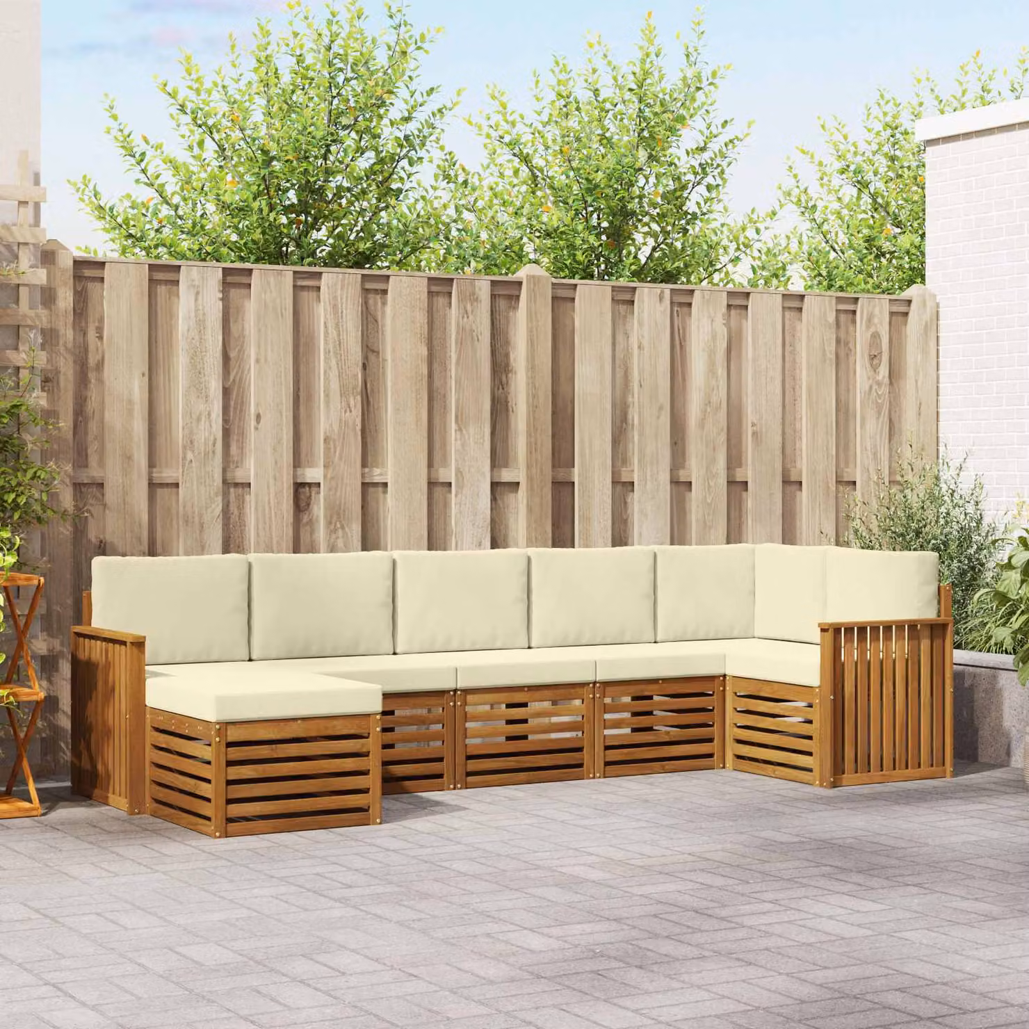Set di divani da esterno vidaXL 7 pz in legno di acacia con cuscini beige e bianco per giardino e terrazza