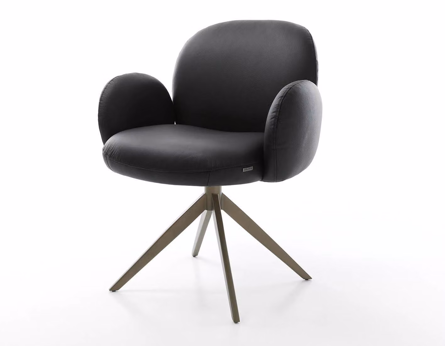 Sedia girevole DELIFE Nube-Flex con braccioli, in vera pelle, colore nero, base a croce ampia con finitura effetto titanio, girevole a 360°, imbottitura in molle insacchettate