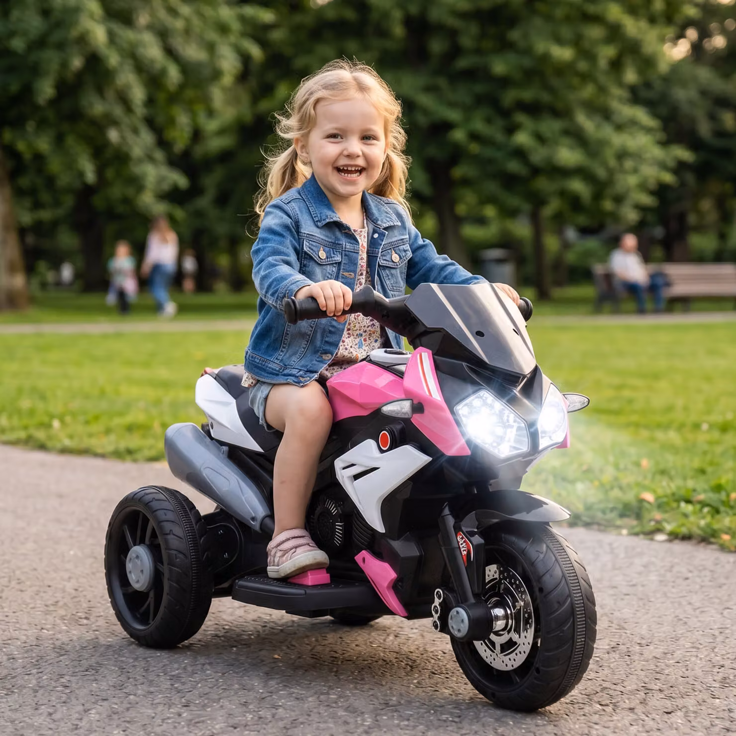 Moto Elettrica HOMCOM Rosa per Bambini da 37 a 60 Mesi con Fari, Musica e Clacson, Velocità 3 km/h, Carico Massimo 25 kg – 2