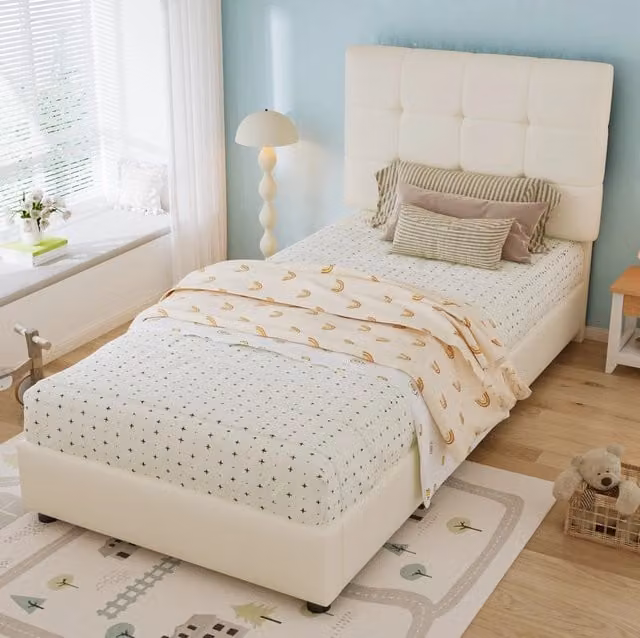 Letto singolo imbottito MODFU per bambini con testiera a biscotto, beige, L/P: 90 x 200 cm