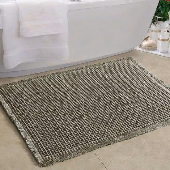 Tappetino con un design super morbido e assorbente, dimensioni 50x80 cm, antiscivolo, con frange e realizzato in gomma
