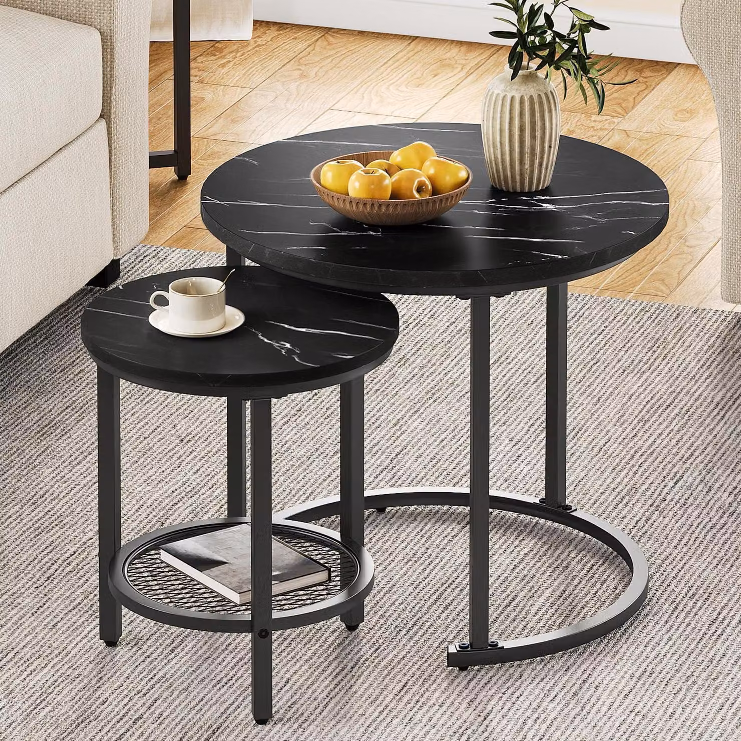 Set di tavolini da divano, forma rotonda, 2 pezzi, legno e metallo, colore nero. Dimensioni: 60x60x50,5 cm e 38x38x45,5 cm