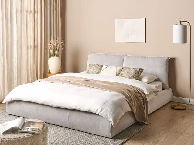 Letto matrimoniale Beliani in velluto a coste beige con rete a doghe e testata imbottita L/P: 180 x 200 cm – 1