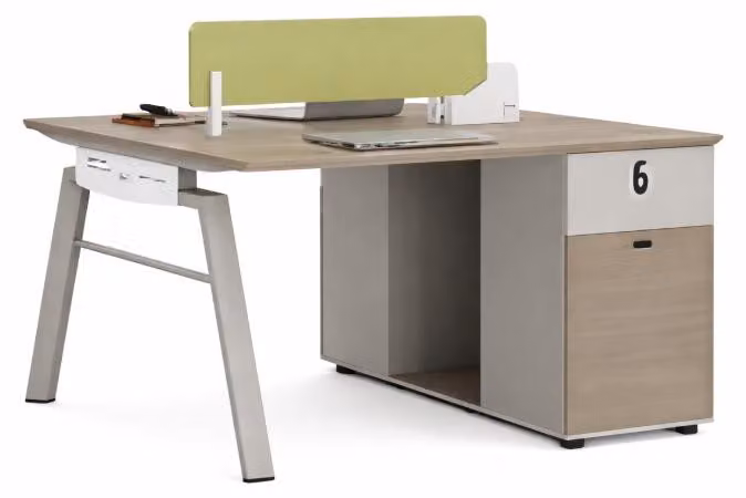 Scrivania da ufficio di design per 2 persone: spaziosa e moderna