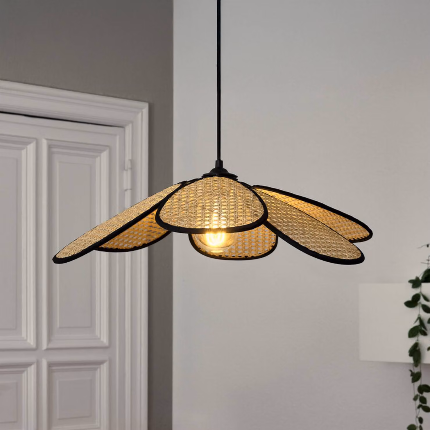 OSRAM Lampada a sospensione Decor Rattan Daisy, dimmerabile, Crema / Ambra, Soggiorno / Sala da pranzo, Legno, Mediterraneo, Lampada a sospensione