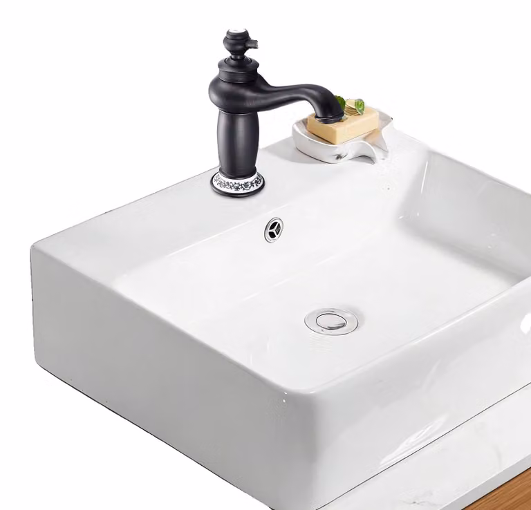 Rubinetto per lavabo, altezza totale 19,5 cm, altezza del beccuccio 13 cm, sbraccio del beccuccio 12 cm, portata 2 Gpm, monocomando