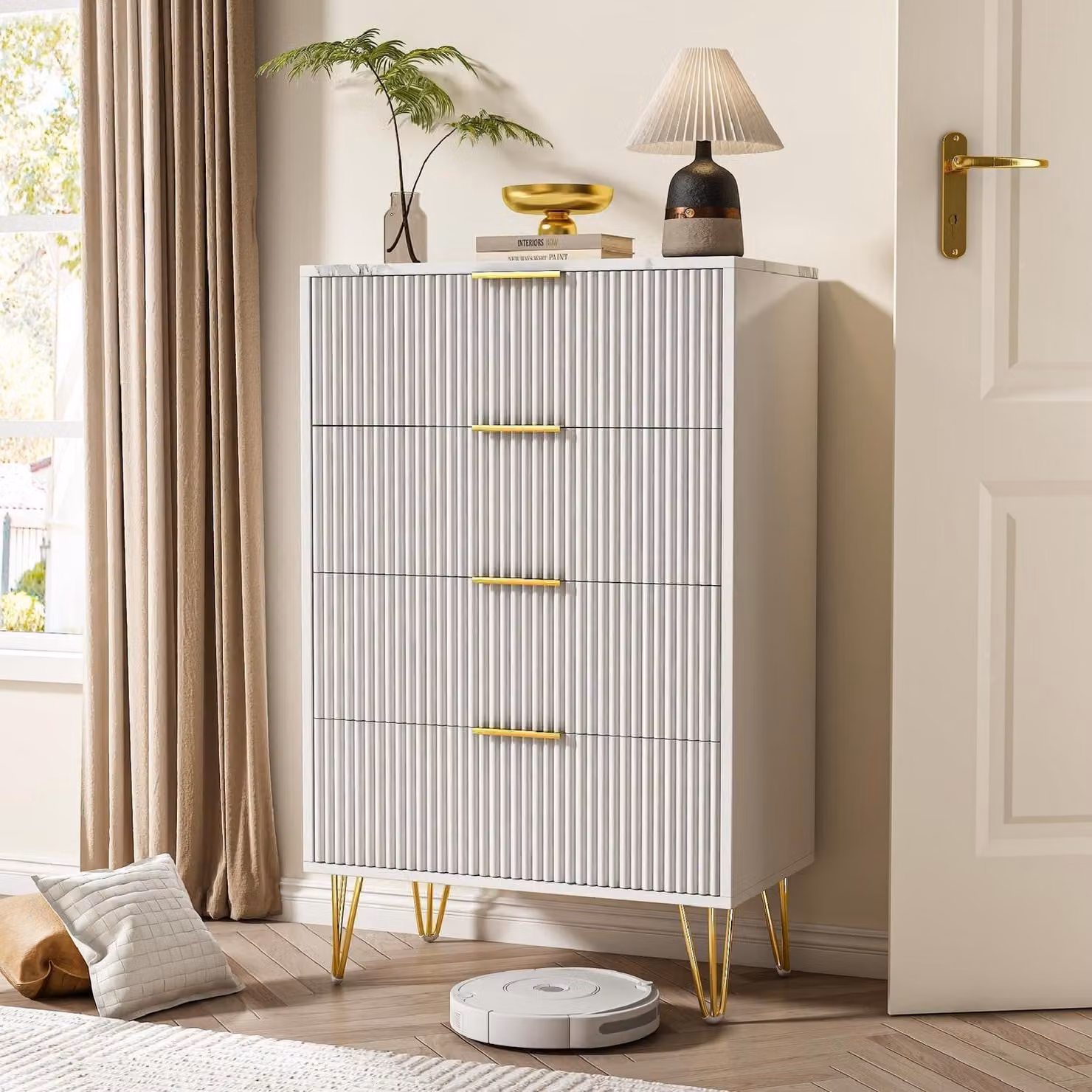 Comodino con 4 cassetti, colore bianco, dimensioni 60x30x95 cm, aspetto marmo, superficie ondulata, maniglie dorate