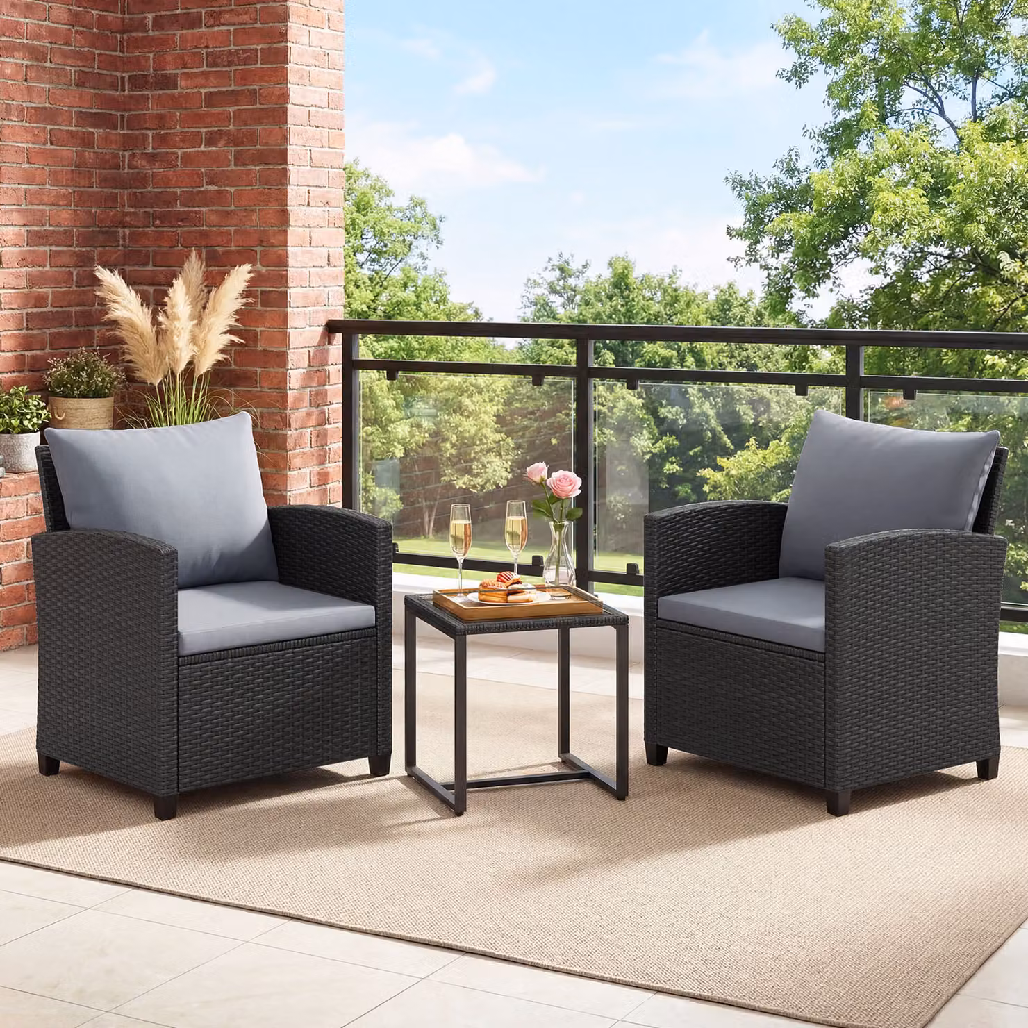 Set mobili da giardino Outsunny in rattan PE composto da 2 poltrone e 1 tavolino con vetro temperato, salotto da esterno moderno nero e grigio
