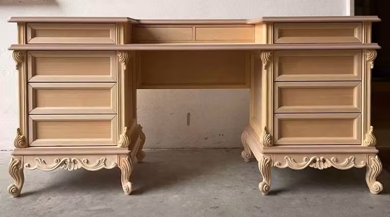 Scrivania toilette classica in stile barocco con 10 cassetti in legno grezzo Mobili 2G L: 172 cm, P: 42 cm, H: 82 cm