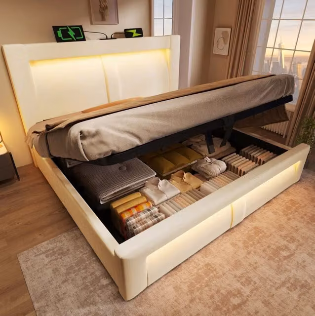 Letto matrimoniale MODFU in velluto beige con contenitore a sollevamento, illuminazione LED sottostante e porte di ricarica USB, L/P/H: 160 x 200 x 107 cm